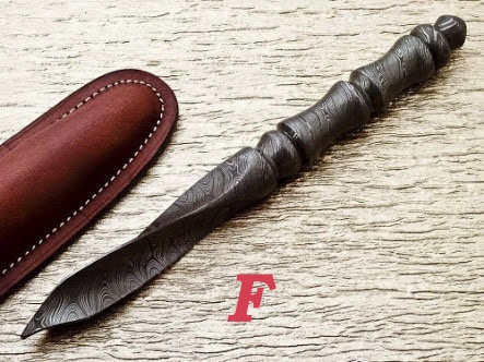 Handmade Damascus Tri Edge Dagger image 7