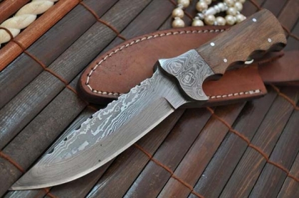 Damascus Handmade Hunting Knife Full Tang Blade  