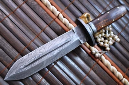 Custom made Damascus Hunting Knife Double Edge Full Tang