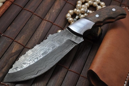 Handmade hunting Bowie Knife Damascus Steel