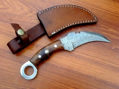 Damascus Steel Karambit Hunting Knife Wood Handle
