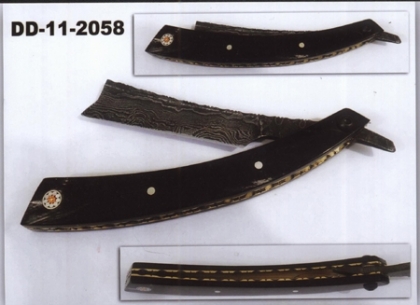 Damascus Steel Straight Shaving Razor Horn Handle