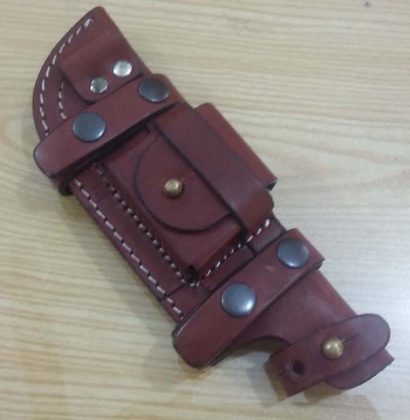 Knife Leather Tracker