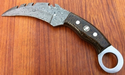 Damascus Steel Karambit Hunting Knife Wood Handle